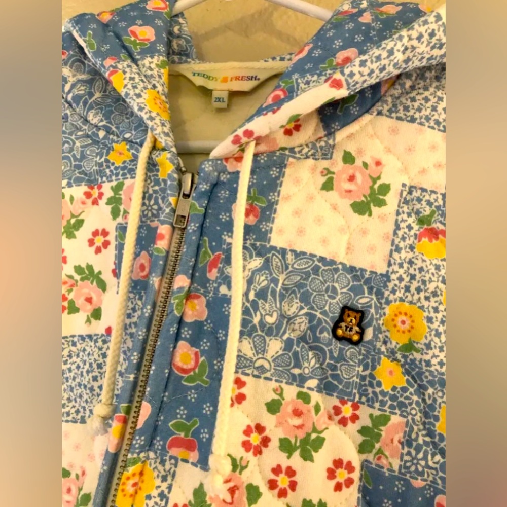 Teddy Fresh cropped quilted hoodie. 2XL